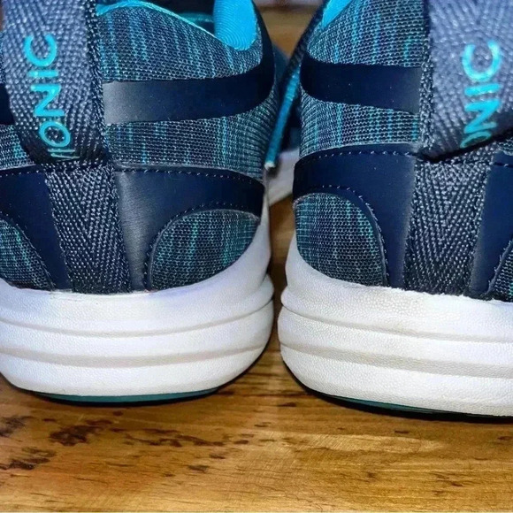 Vionic Comfort running/walking shoe blue/ black colorway - Picture 8 of 13